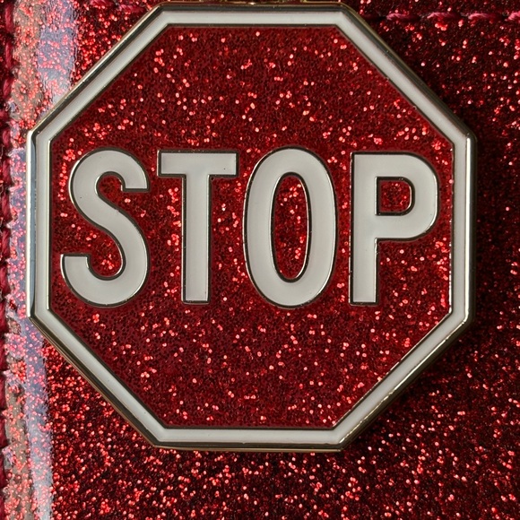 🚦🚦🚦 KATE SPADE DETOUR GLITTER PATENT LEATHER 3D STOP SIGN CROSSBODY & WALLET 🚦🚦🚦 - Picture 8 of 16